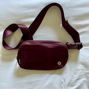 lululemon Everywhere Belt Bag